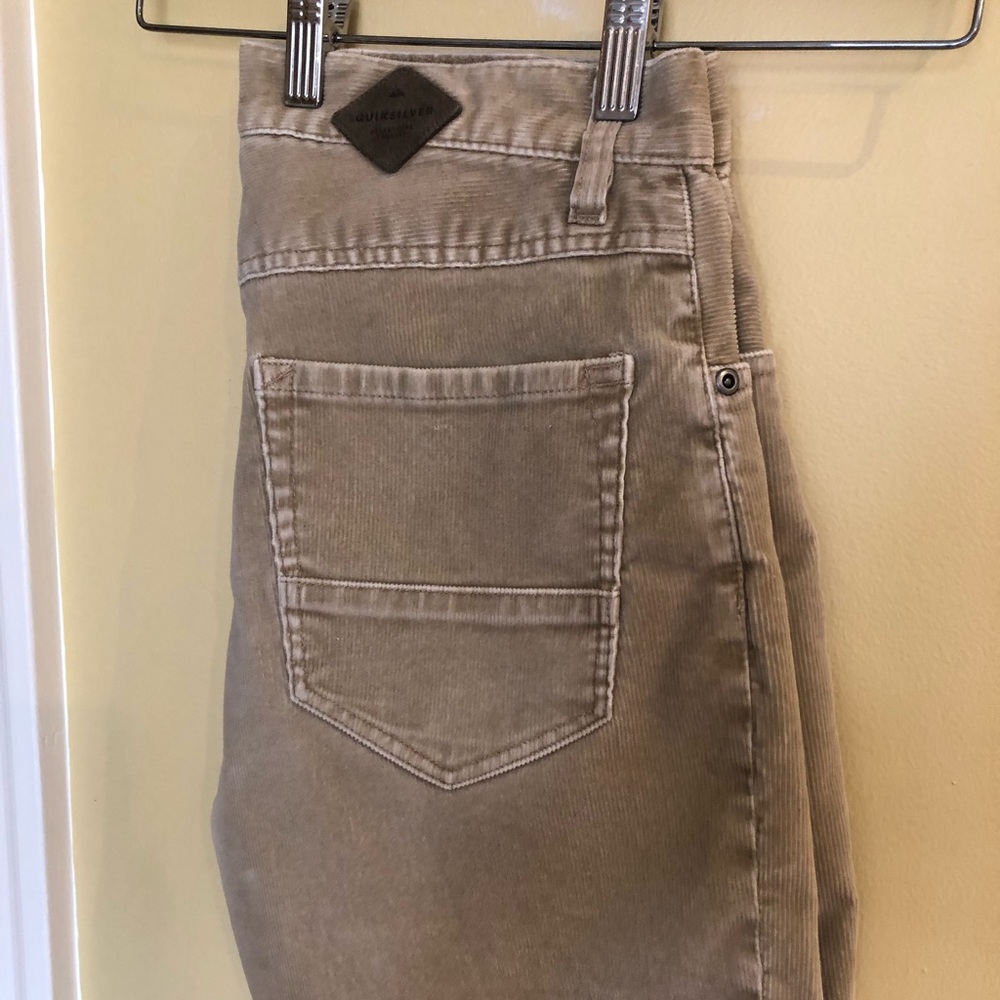 Quicksilver men’s shorts straight fit waist 29.